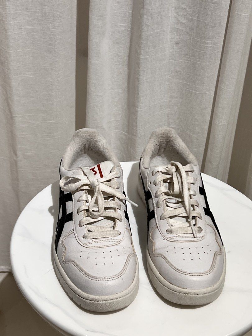 Asics Japan S (Category: Sneakers) located in Cebu City. Submitted by cgdeclutters (Listing ID 1464589370, Image 3). Description: Needs cleaning.