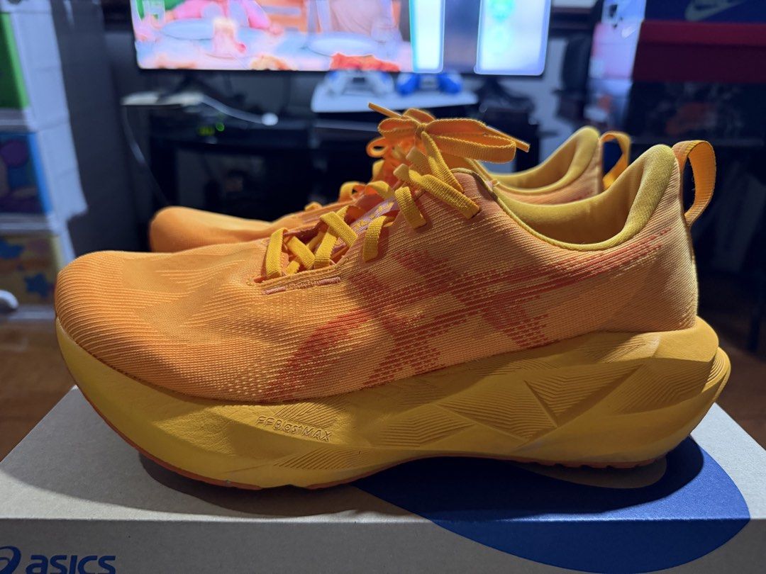 Asics Novablast 5 Size 9.5 US (Category: Sneakers) located in Quezon City. Submitted by bryanskeee (Listing ID 1464703776, Image 1). Description: For sale Novablast 5 Size 9.5 US Fitted only bnew All conplete with box and receipt Meetups gcash laalmove Thank you.