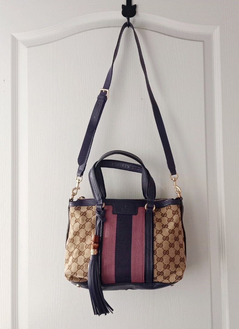 Assorted Brand3d Bags (Category: Cross-body Bags) located in Manila. Submitted by mamapards17 (Listing ID 1464573302, Image 3). Description: .