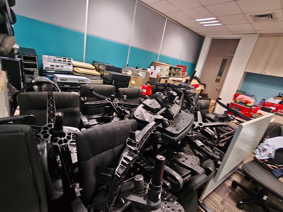 Assorted electronic equipment and computer hardware Scrap Lot Buyer Here! (Category: Computer Parts) located in Manila. Submitted by scrap.buyer_4 (Listing ID 1464745081, Image 3). Description: Turn Your Trash into Cash ! 🗑️💰👍 Buyer of Scrap items/Defective For Dispose Offices, Warehouses, Companies moved out hauling, Establishment, Schools Please send picture/list to review via email scrapbuyer2015@yahoo.com or n u m b e r: 09178935104 We acc