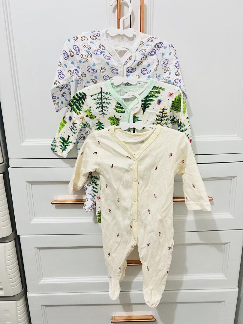 Assorted Frogsuit (Category: Babies & Kids Fashion) located in Mandaluyong City. Submitted by jhapss (Listing ID 1464708622, Image 1). Description: 50 each 150 for 3 0-3 months .