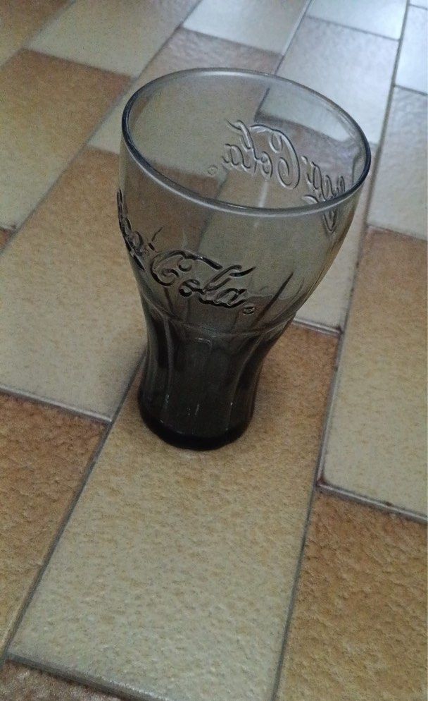 Assorted Glassware (Category: Occasions & Party Supplies) located in Singapore. Submitted by justpreloved (Listing ID 1464690113, Image 4). Description: Giving away assorted used glassware as shown in the photos. Includes glass bowls/containers, Coca-Cola glass, glass jar with green lid, white bowl and white plate. All have been used before and are given away as-is. Please wash and clean thoroughly before use. Free – take all preferred. Self-coll