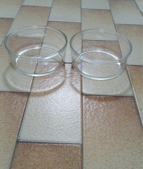 Assorted Glassware (Category: Occasions & Party Supplies) located in Singapore. Submitted by justpreloved (Listing ID 1464690113, Image 3). Description: Giving away assorted used glassware as shown in the photos. Includes glass bowls/containers, Coca-Cola glass, glass jar with green lid, white bowl and white plate. All have been used before and are given away as-is. Please wash and clean thoroughly before use. Free – take all preferred. Self-coll