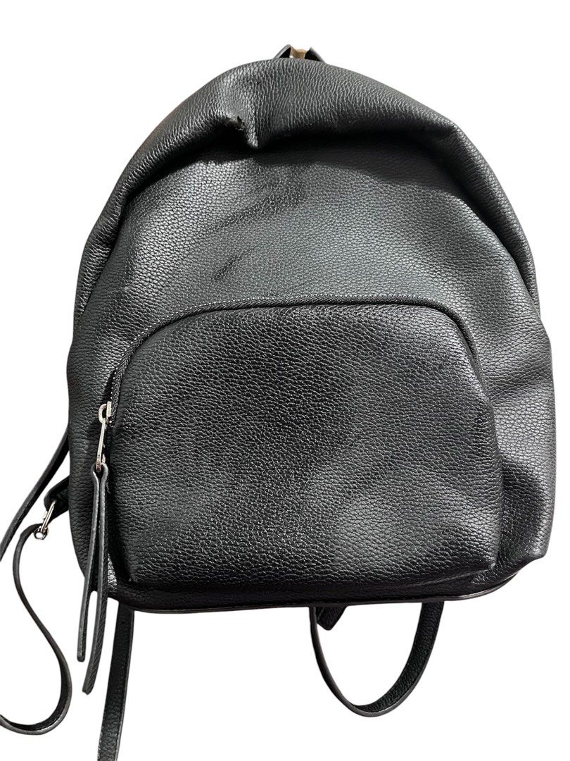 Astradivarius backpack (Category: Backpacks) located in Taguig. Submitted by collectionsbykhrisna (Listing ID 1464634814, Image 1). Description: Well used original Astradivarius Backpack.