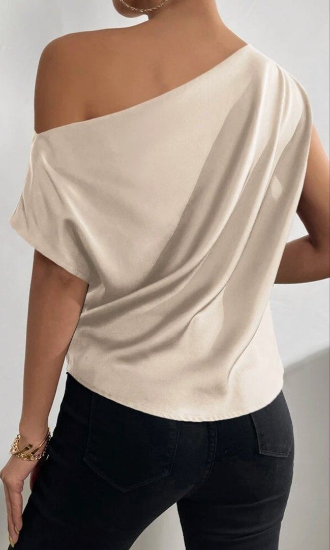 Asymmetrical Top (Category: Blouses) located in Davao. Submitted by declutteredtrinkets (Listing ID 1464654547, Image 2). Description: .