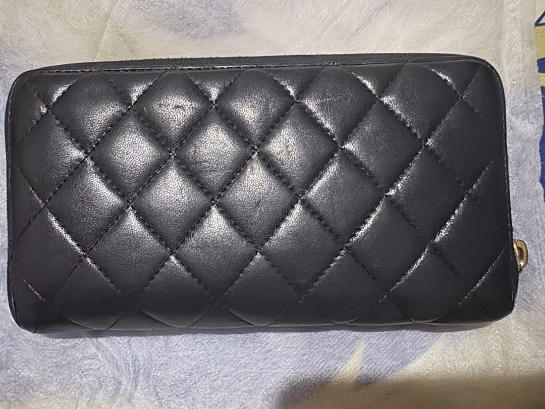 Authentic Chanel Matelasse quilted black zippy wallet (Category: Wallets & Card holders) located in Malolos. Submitted by 3Coolitz (Listing ID 1464713913, Image 3). Description: Pm for more pictures. 15k may Chanel wallet ka na. .