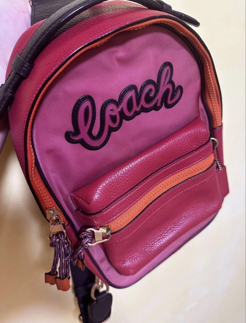 AUTHENTIC Coach Vale Slingpack (Category: Luxury Bags & Wallets) located in Las Pinas. Submitted by anatrc (Listing ID 1464712795, Image 1). Description: - Top handle with 11/4” drop - Adjustable shoulder strap - 7 3/4” (L) X111/2” (H) × 31/4” (W).