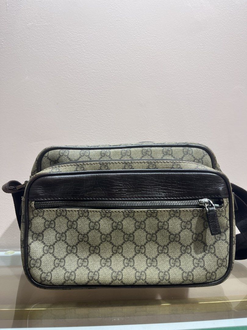 Authentic Gucci Messenger Bag (Category: Luxury Bags & Wallets) located in Manila. Submitted by luxuryitems_bybosst (Listing ID 1464609634, Image 3). Description: Gucci Messenger Bag Guaranteed Original Minimal sign of usage small to medium size.
