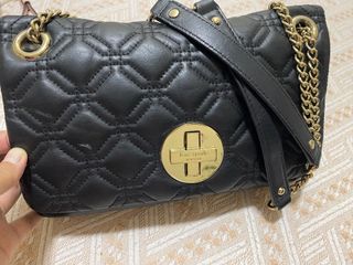 (Category: ) located in . Submitted by luxe_chic (Listing ID 1464718345, Image 1). Description: .