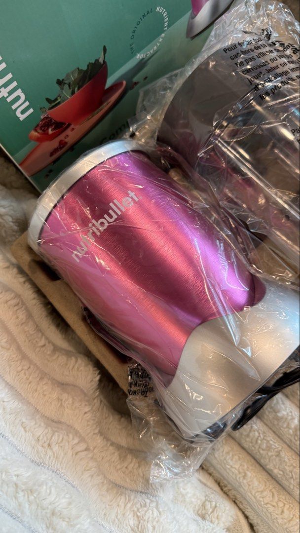 Authentic Nutribullet 600 Personal Blender (Category: Juicers, Blenders & Grinders) located in Taguig. Submitted by maliashoppingaccount (Listing ID 1464755438, Image 3). Description: Authentic Nutribullet 600W Personal Blender Brand new With box P4000 SRP P6490.