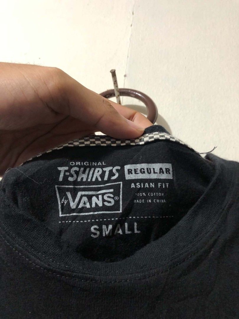Authentic Vans Of The Wall '96 (Category: Tshirts & Polo Shirts ) located in Pasig City. Submitted by geloangelo17550 (Listing ID 1464752924, Image 3). Description: Authentic Excellent condition No issue.