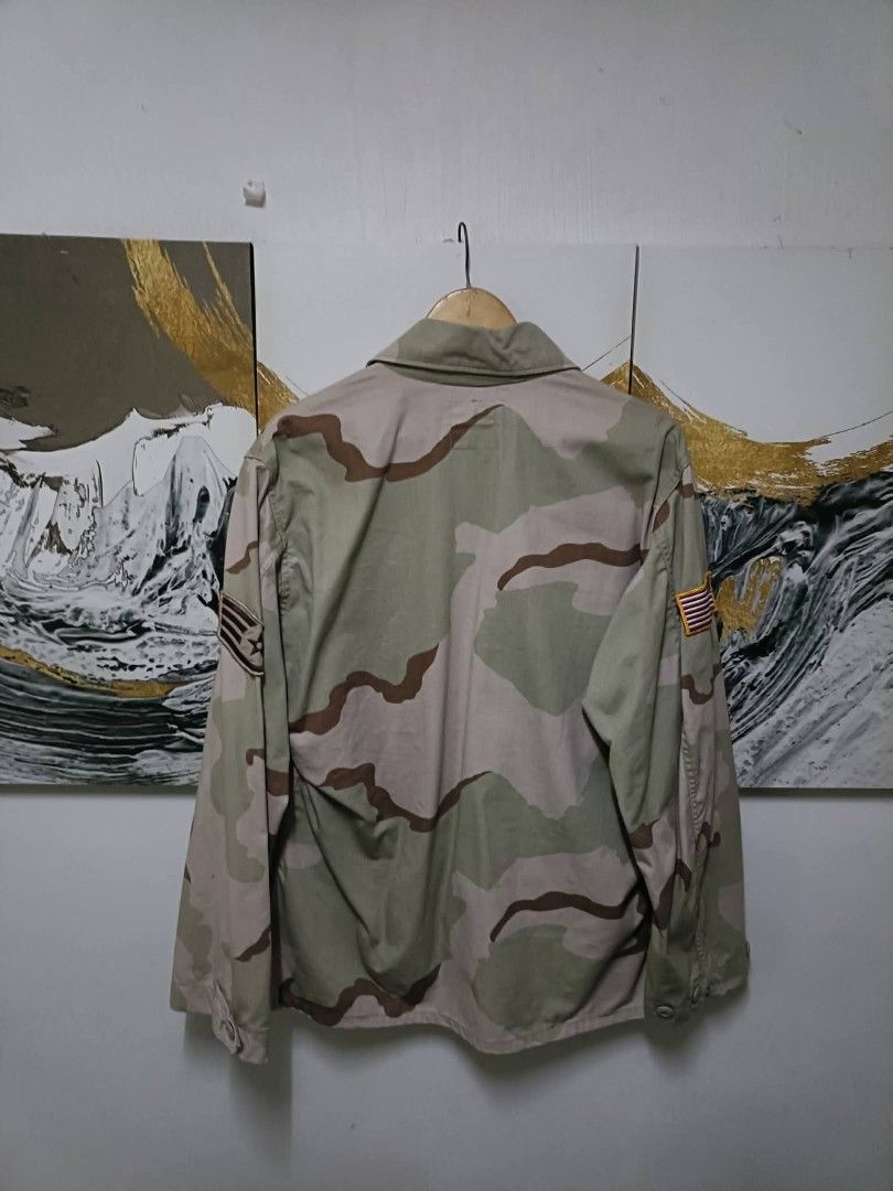 AUTHENTIC VINTAGE 90's US ARMY COAT DESERT CAMOUFLAGE PATTERN COMBAT (Category: Coats, Jackets and Outerwear) located in Arayat. Submitted by angels_closet247 (Listing ID 1464571615, Image 3). Description: Actual size using inches Armpit to Armpit/23 Lenght/28 fittings is Large to XL Excellent Condition, Issue:0 Message if you have any other question about sizing. We do shipping nation wide I'm also open for video call so that you can see the ite