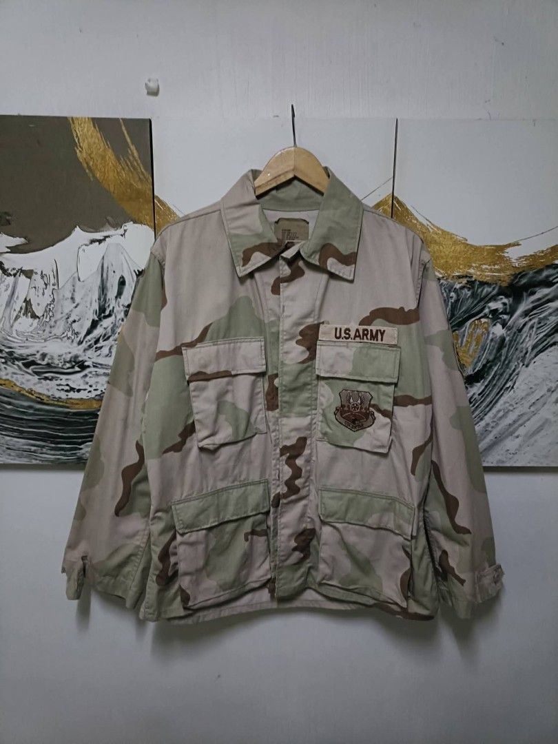 AUTHENTIC VINTAGE 90's US ARMY COAT DESERT CAMOUFLAGE PATTERN COMBAT (Category: Coats, Jackets and Outerwear) located in Arayat. Submitted by angels_closet247 (Listing ID 1464571615, Image 2). Description: Actual size using inches Armpit to Armpit/23 Lenght/28 fittings is Large to XL Excellent Condition, Issue:0 Message if you have any other question about sizing. We do shipping nation wide I'm also open for video call so that you can see the ite