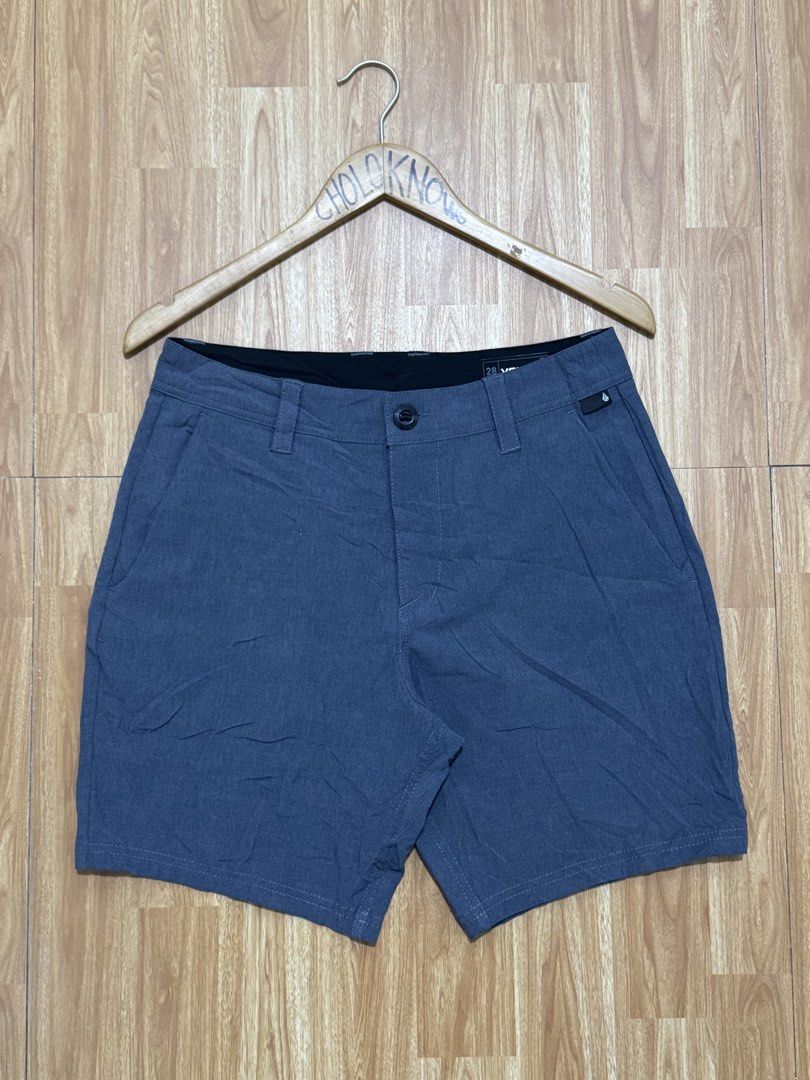 Authentic Volcom True To This Chino Short (Category: Chinos) located in Badian. Submitted by choloknows (Listing ID 1464691704, Image 1). Description: Good as New 9.9/10 Size 28 On tag Fit 28-29 Waistline Length: 16.5 No issue 599 + sf.