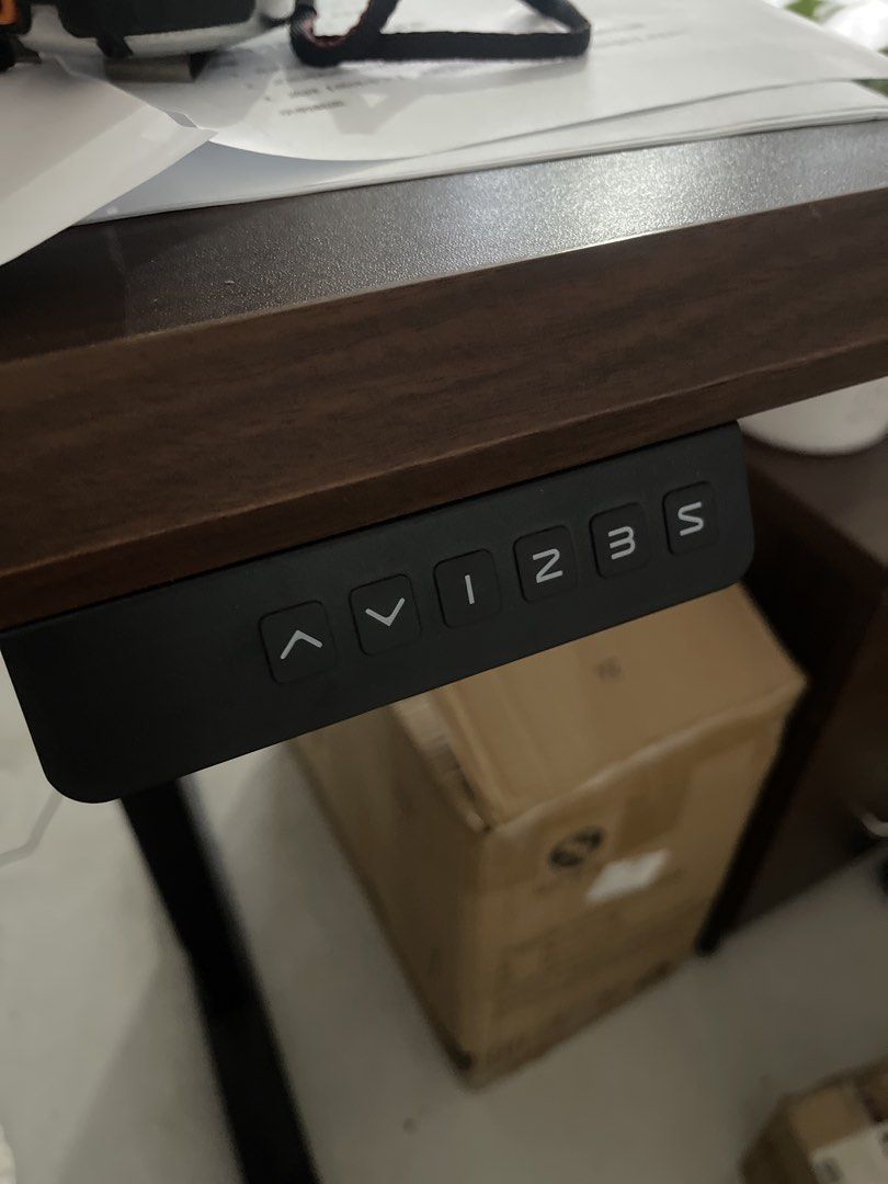 Auto computer table (Category: Tables & Sets) located in Singapore. Submitted by ezshopcare (Listing ID 1464606088, Image 2). Description: Electrical Auto lift up &down table Length 140cm Width 60 cm Height 70cm -125cm Chair $30 Delivery fee $50（if need).