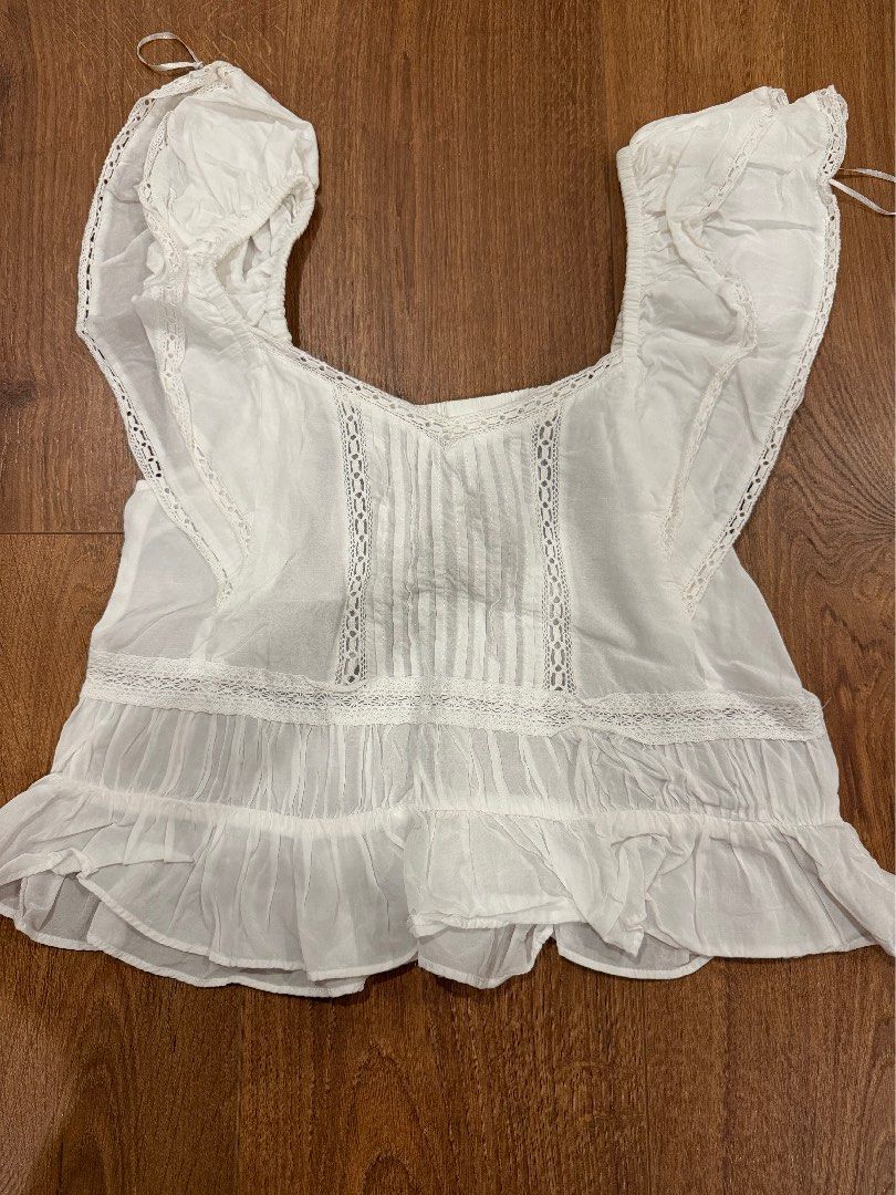 Baby doll too (Category: Blouses) located in Paranaque City. Submitted by bbyooodaa (Listing ID 1464637149, Image 1). Description: Never wore it cus its too big Super cute! Reminds me of Isabelle Marant .