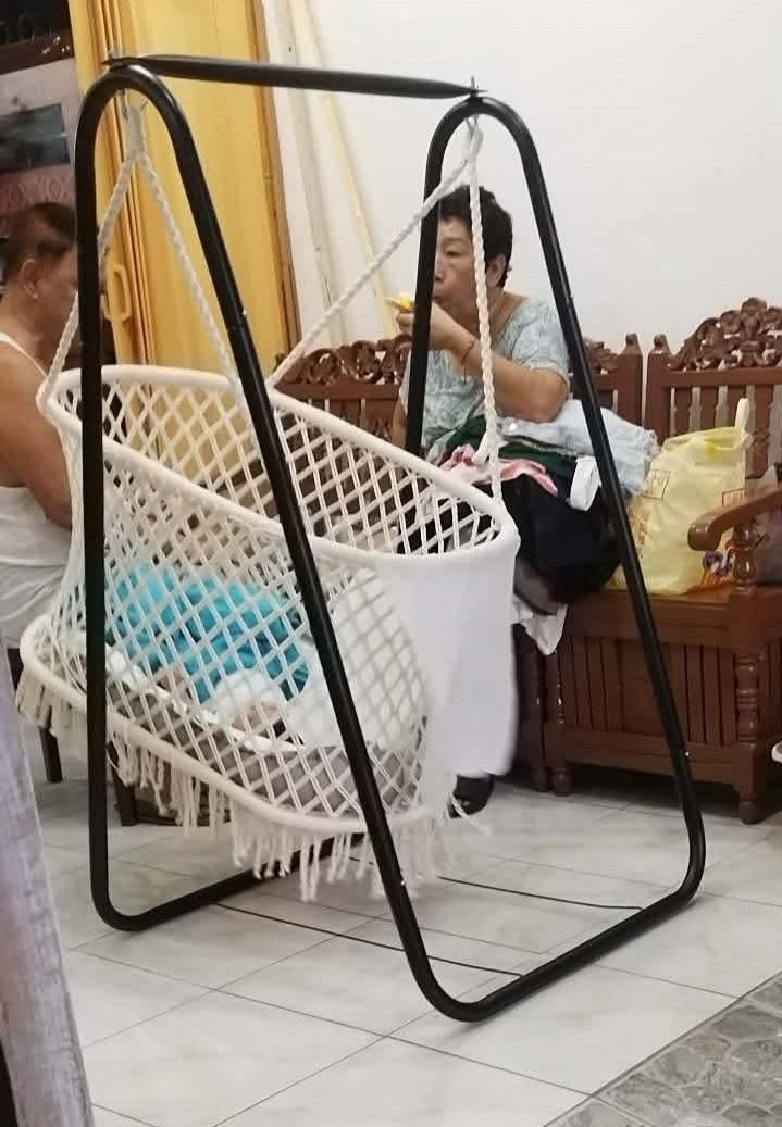 Baby Duyan (Category: Children's Beds) located in Taguig. Submitted by nhess.28 (Listing ID 1464620550, Image 1). Description: duyan ayaw po gamitin ni baby.