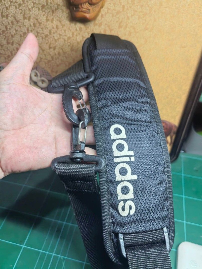 Bag Strap Branded (Category: Other Accessories) located in Cebu City. Submitted by dudes_villanueva (Listing ID 1464576561, Image 2). Description: Bag Strap Branded In excellent condition Length: 31in.