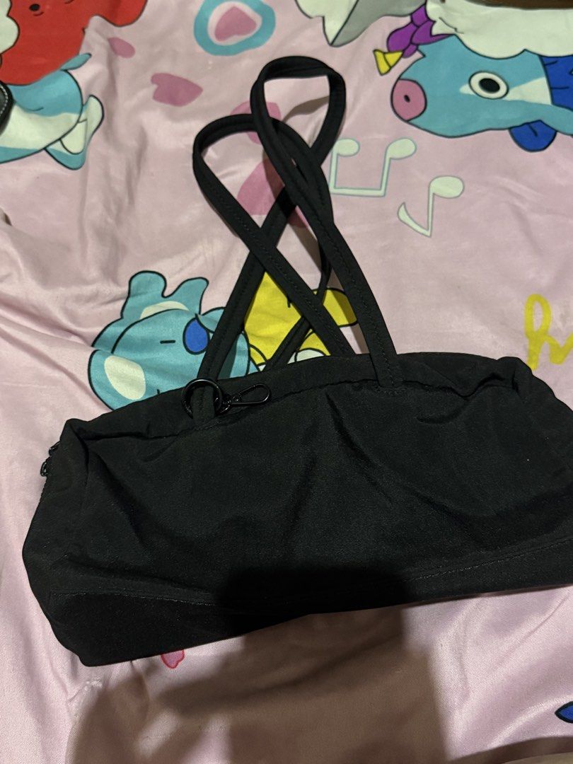 BAGGU Black Nylon Pouch Bag (Category: Purses & Pouches) located in Manila. Submitted by medv27 (Listing ID 1464601854, Image 1). Description: - Brand: Baggu - Color: Black - Material: Nylon - Closure: Zippered - Interior: Patterned lining - Straps: Black, cross over the top - Ideal for: Carrying small essentials.