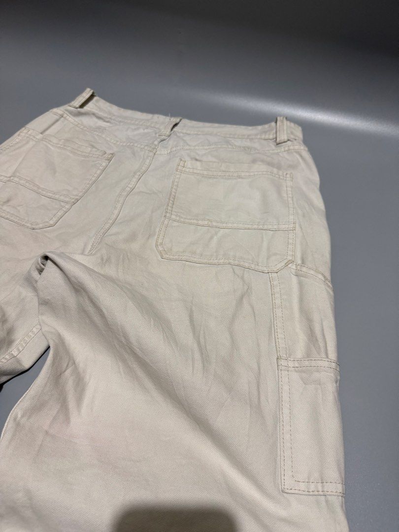 Baggy Carpenter pants (Category: Jeans) located in Quezon City. Submitted by ree3_dr0pp2k25 (Listing ID 1464726826, Image 3). Description: Size 30 Need wash only .