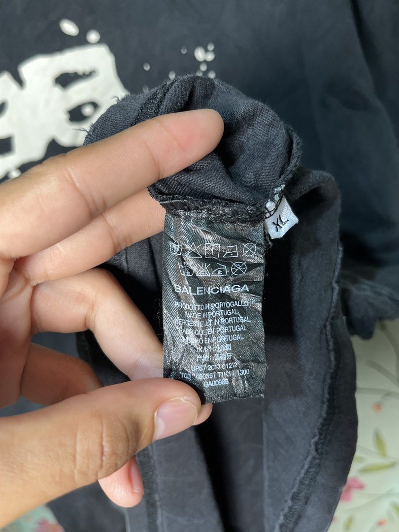 balenciaga (Category: Tshirts & Polo Shirts ) located in Bago City. Submitted by mary-joy3 (Listing ID 1464765104, Image 3). Description: balenciaga destres no issue excellent condition ganyan talaga kulay nya fit large .