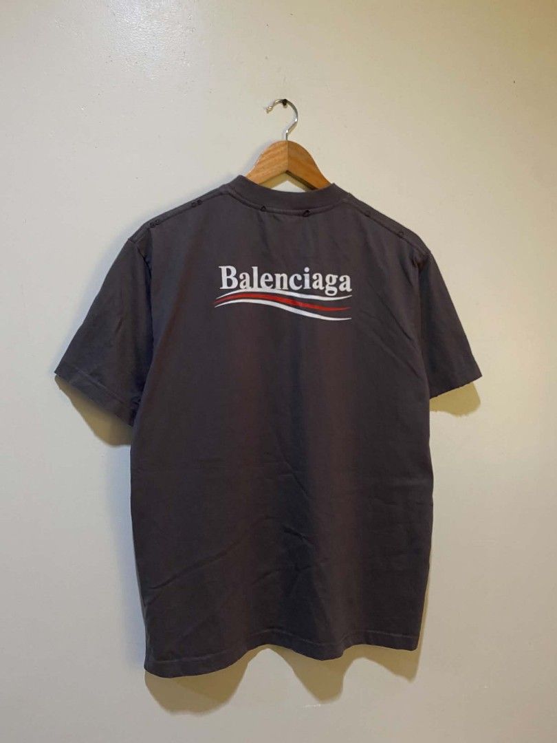 Balenciaga Distress (Category: Coats, Jackets and Outerwear) located in Nagcarlan. Submitted by livehorse.542a4e (Listing ID 1464656953, Image 2). Description: excellent condition cr:10/10 like new Dimes:28X21 no issue ganda ng neckline.