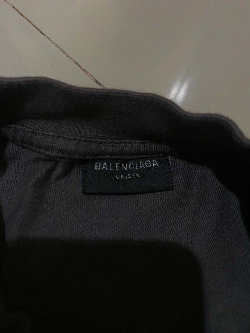 Balenciaga Distress (Category: Coats, Jackets and Outerwear) located in Nagcarlan. Submitted by livehorse.542a4e (Listing ID 1464656953, Image 3). Description: excellent condition cr:10/10 like new Dimes:28X21 no issue ganda ng neckline.