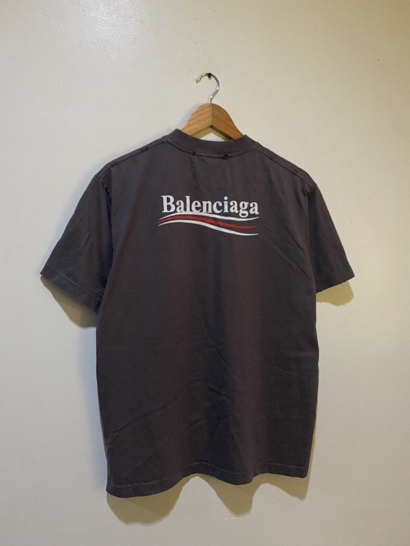 Balenciaga Distress design (Category: Coats, Jackets and Outerwear) located in Nagcarlan. Submitted by nsh.c (Listing ID 1464578698, Image 2). Description: Excellent condition Like new Dimes:28X21 Ganda neckline sikip neckline No issue .