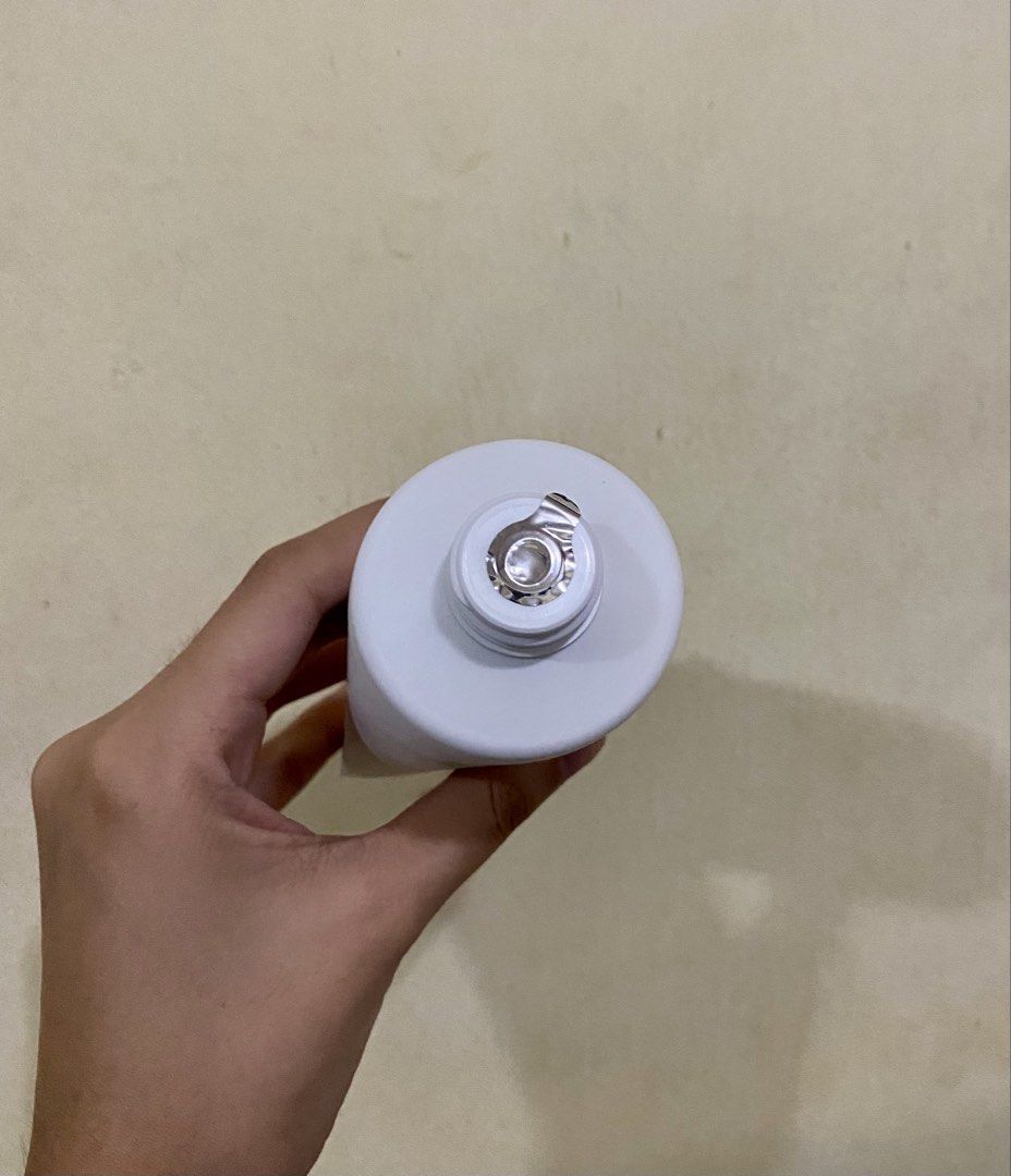 Banila Co Pore Clarifying Foam (Category: Face Care) located in Las Pinas. Submitted by yoonminiecart (Listing ID 1464696253, Image 3). Description: - Clean it Zero Tea Tree- EX - Extra stock from Korea - Sealed - Deformed box - Bought for 500+.