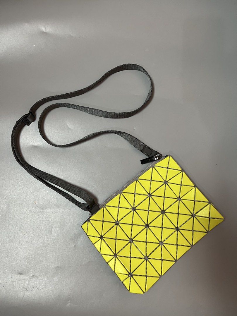 Bao Bao issey miyake slingbag (Category: Sling Bags) located in Quezon City. Submitted by theideal (Listing ID 1464679486, Image 1). Description: Read first before buy Legit/Authentic Bai Bao issey miyake sling bag Small size Still in good and presentable condition Minor sign of use only No major flaws See picture details posted.