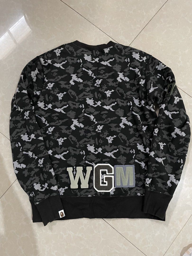 Bape digital camo shark crewneck (Category: Announcements) located in Manila. Submitted by joshualara1 (Listing ID 1464571056, Image 2). Description: Pm po like new condition No issue 10/10.