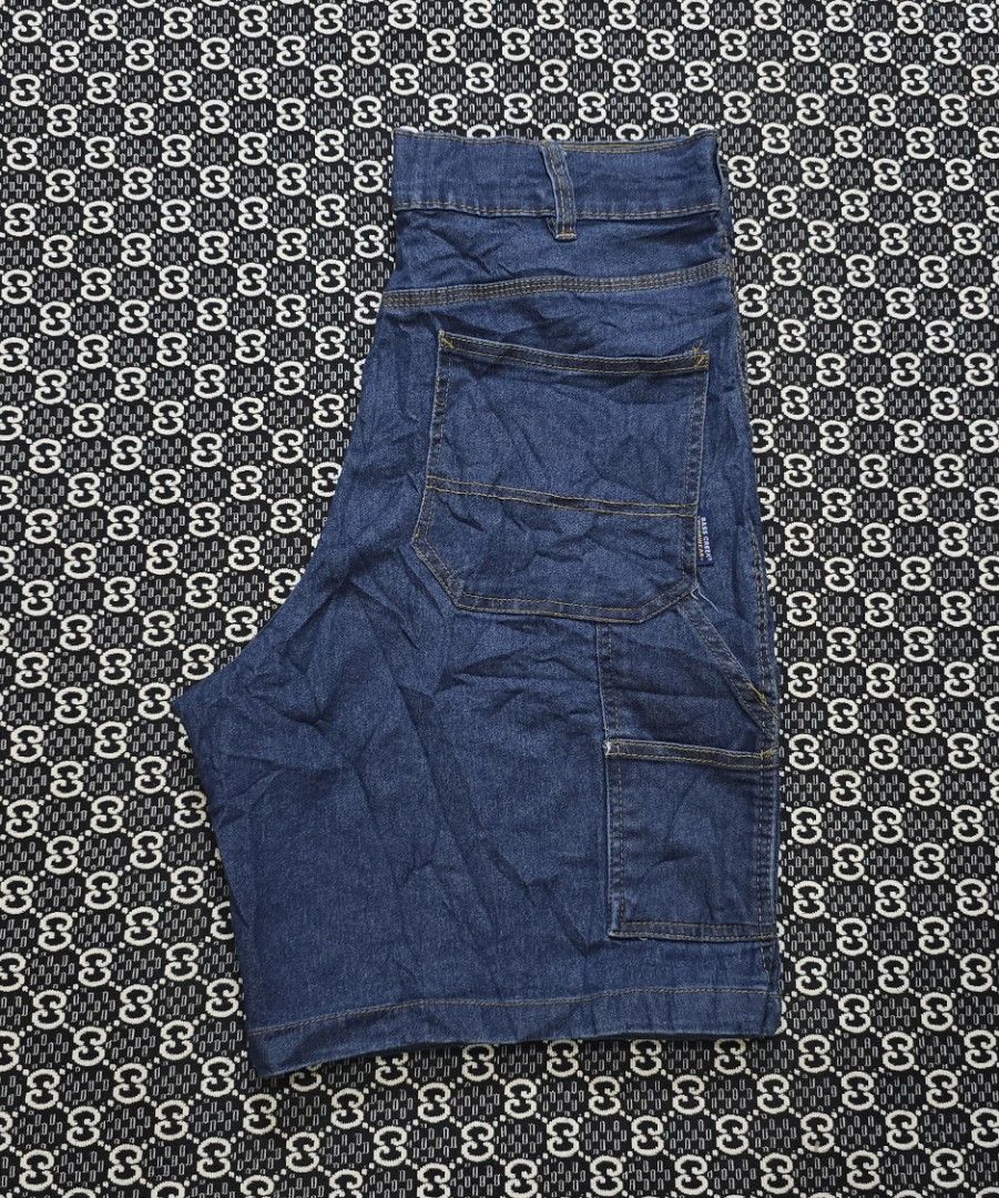 Bass cReek (Category: Shorts) located in Hinigaran. Submitted by thrift_street_6106 (Listing ID 1464653459, Image 3). Description: (Bass Creek) Soft Denim carpenter Short Size'34'36 Length '21'5. Exclent cond cond. Non issue. Need wash bfore Used. Dm/pm.