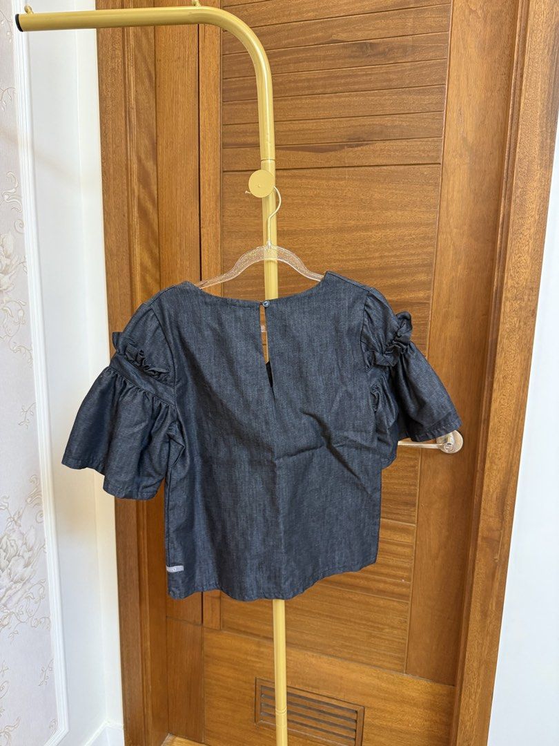 Bayo: Top (Category: Blouses) located in Quezon City. Submitted by vpauline (Listing ID 1464704063, Image 3). Description: 10/10.