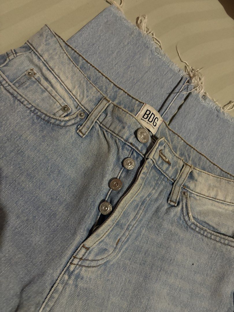 BDG Urban Outfitters Jeans (Category: Jeans) located in Quezon City. Submitted by claire.7 (Listing ID 1464727937, Image 3). Description: BDG from Urban Outfitters Slim straight ripped jeans with light wash denim W26 .