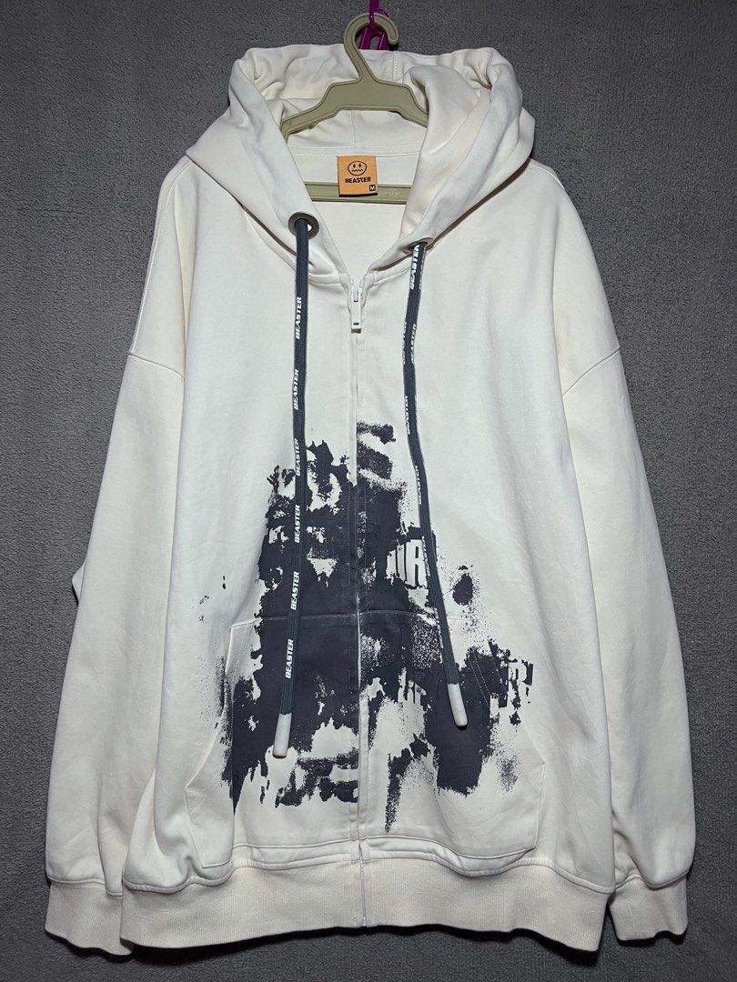 Beaster hoodie (Category: Coats, Jackets and Outerwear) located in Koronadal. Submitted by thrift.or.treat (Listing ID 1464711654, Image 1). Description: BEASTER AS NEW CONDITION NO ISSUE FREE SHIP MAKE AN OFFER.