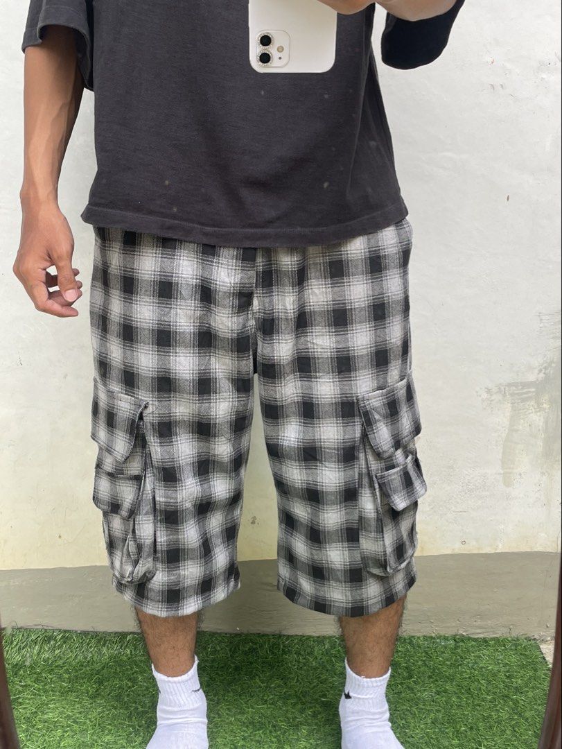 BERSHKA PLAID CARGO SHORTS (Category: Shorts) located in Mariveles. Submitted by thrift.to.brand_ (Listing ID 1464461337, Image 3). Description: ₱150 PLUS SF, SHIPPING FEE WILL BE SHOULDERED BY THE BUYER 📌 LIGHTWEIGHT CARGO GOOD AS NEW LENGTH 27 WAIST 32 CHECK ALL DETAILS NO LAST PRICE MOP: GCASH ONLY PAYMENT FIRST NO COD MOD: J&T.