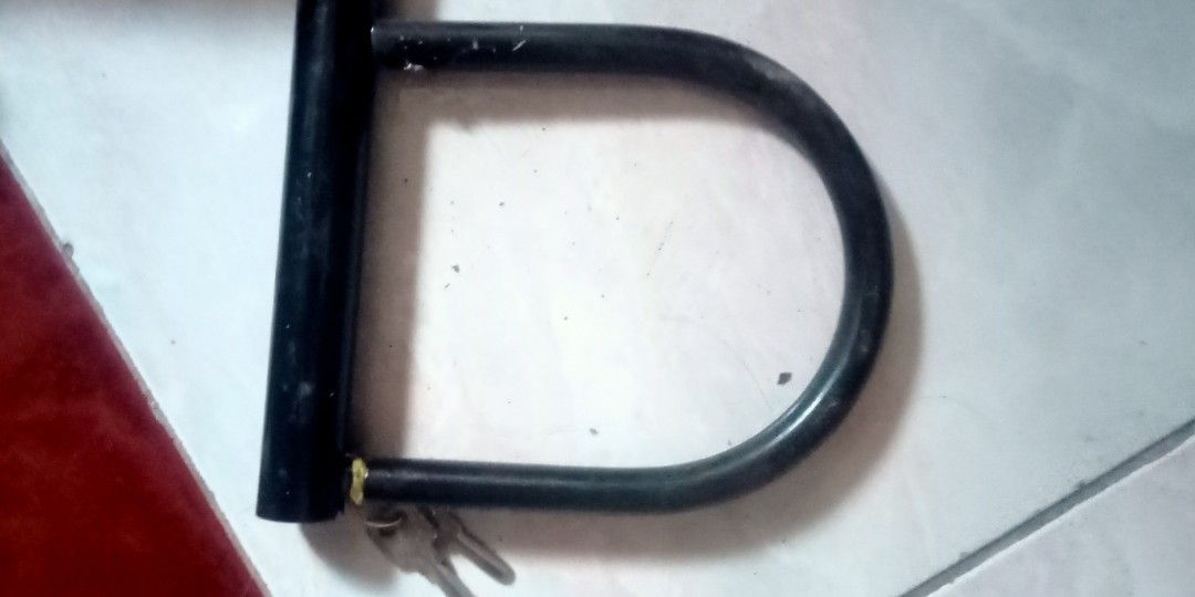 Bike lock (Category: Everything Else Others) located in Paranaque City. Submitted by dimaguilaa94969 (Listing ID 1464634045, Image 1). Description: pm if int 09260966619.