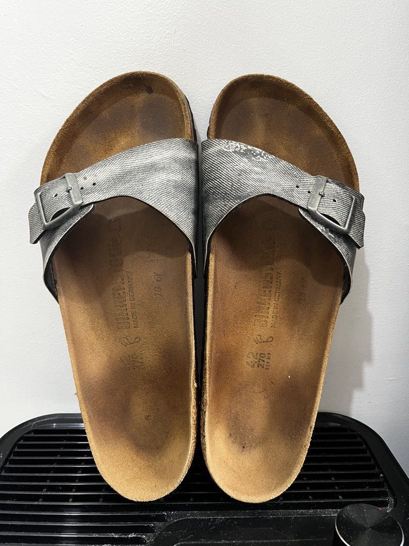 Birkenstock Madrid (Category: Slippers and slides) located in Reina Mercedes. Submitted by beyondthebagsph (Listing ID 1464615387, Image 1). Description: Birks Madrid Size 9US | 27cm Regular feet Original.