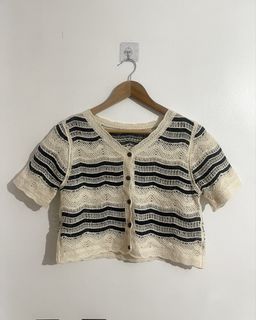 (Category: ) located in . Submitted by lizandbelcloset (Listing ID 1464252099, Image 1). Description: .