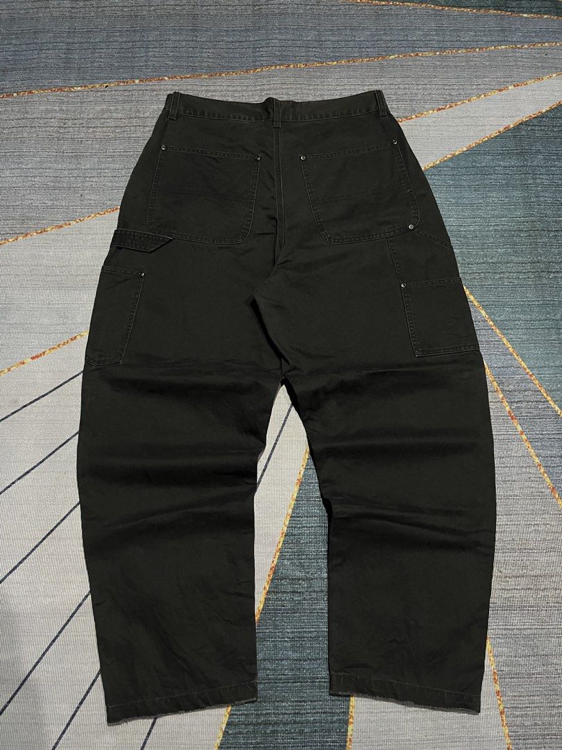 Black Cargo Pants (Category: Jeans) located in Puerto Princesa. Submitted by dijaydj28 (Listing ID 1464590356, Image 1). Description: - Durable black cargo pants - Multiple pockets on front and back - Great for everyday wear or work.