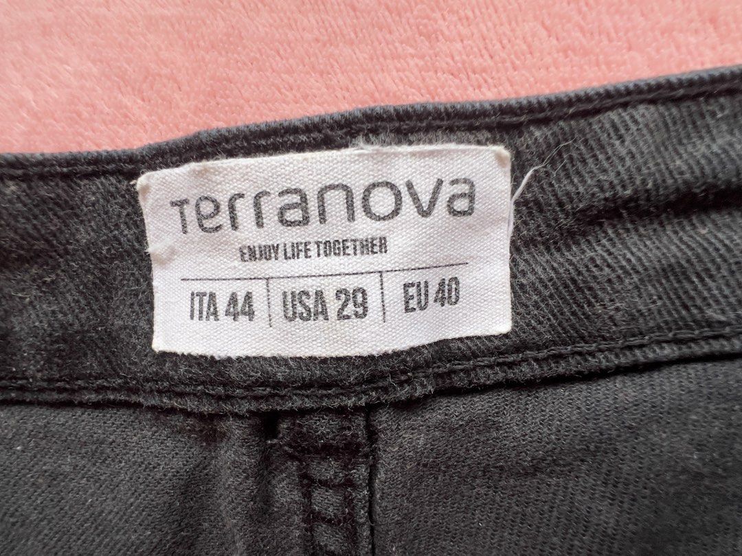 Black Denim Shorts (Category: Shorts) located in Batangas. Submitted by alaisaampa7513 (Listing ID 1464570517, Image 3). Description: - Brand: Terranova - Color: Black - Style: Denim shorts - Features: Cuffed hem, classic five-pocket style, zip fly with button closure - Comfort: Comfortable for everyday wear - Versatility: Great staple piece for your wardrobe.