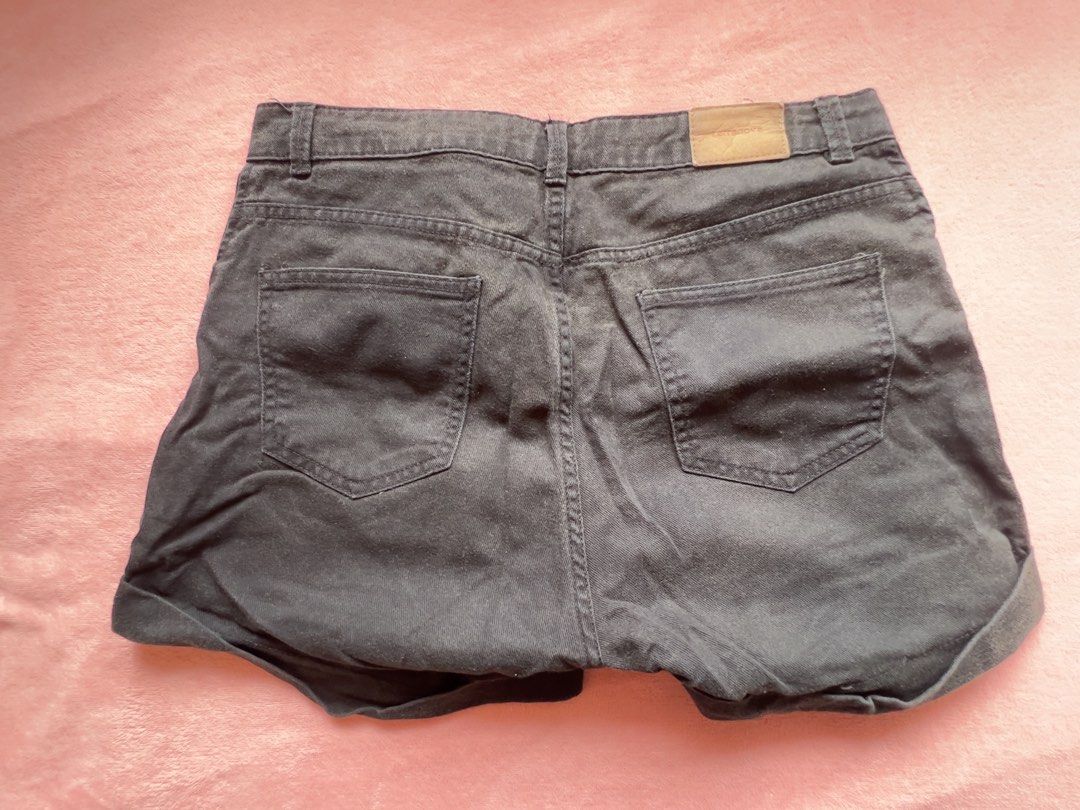 Black Denim Shorts (Category: Shorts) located in Batangas. Submitted by alaisaampa7513 (Listing ID 1464570517, Image 2). Description: - Brand: Terranova - Color: Black - Style: Denim shorts - Features: Cuffed hem, classic five-pocket style, zip fly with button closure - Comfort: Comfortable for everyday wear - Versatility: Great staple piece for your wardrobe.
