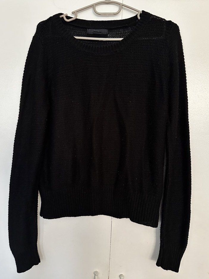 Black Knitted Longsleeves (Category: Longsleeves) located in Paranaque City. Submitted by preloveeed890 (Listing ID 1464678854, Image 1). Description: .