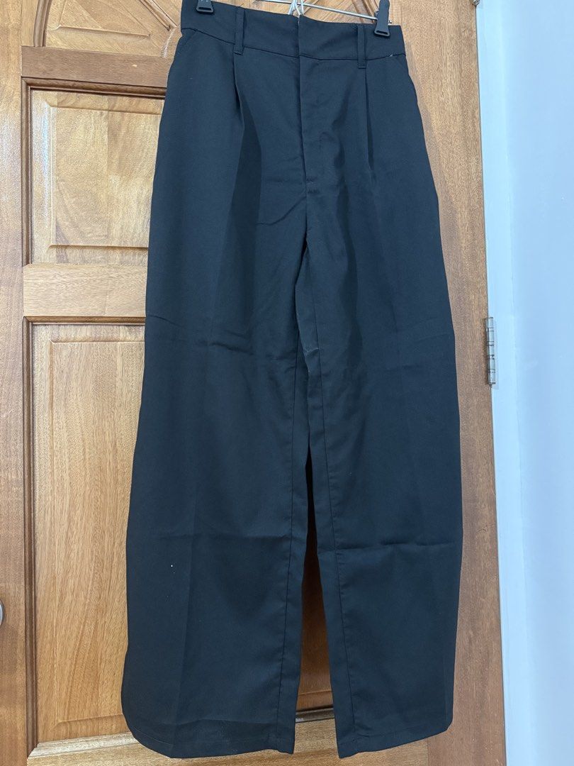 Black Lakole Wide Leg Pants (Category: Other Bottoms) located in Naga. Submitted by sbcookieee (Listing ID 1464721676, Image 2). Description: .