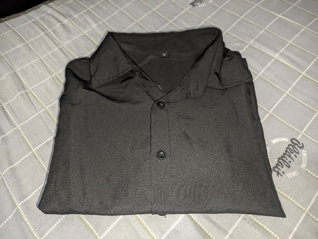 BLACK POLO SHIRT (Category: Tshirts & Polo Shirts ) located in Catarman. Submitted by closet.connect (Listing ID 1464734100, Image 2). Description: The item is too big for the user, but still works just fine specially for oversize lovers.