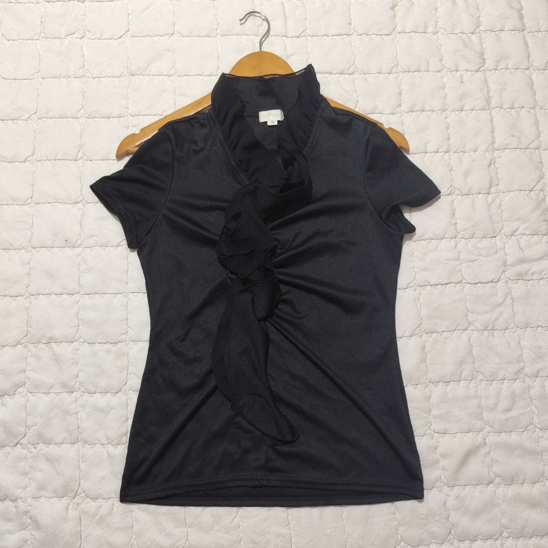 Black Ruffle Short Sleeve Blouse (Category: Blouses) located in Bacolod City. Submitted by dearicawho.56 (Listing ID 1464711051, Image 1). Description: - Brand: Shifonery - Color: Black - Design: Dramatic ruffled collar cascading down the front 🧾Mode of payment: 💙Gcash 💚GoTyme 🖤Maya 📍 Bacolod City. Negros Occidental .