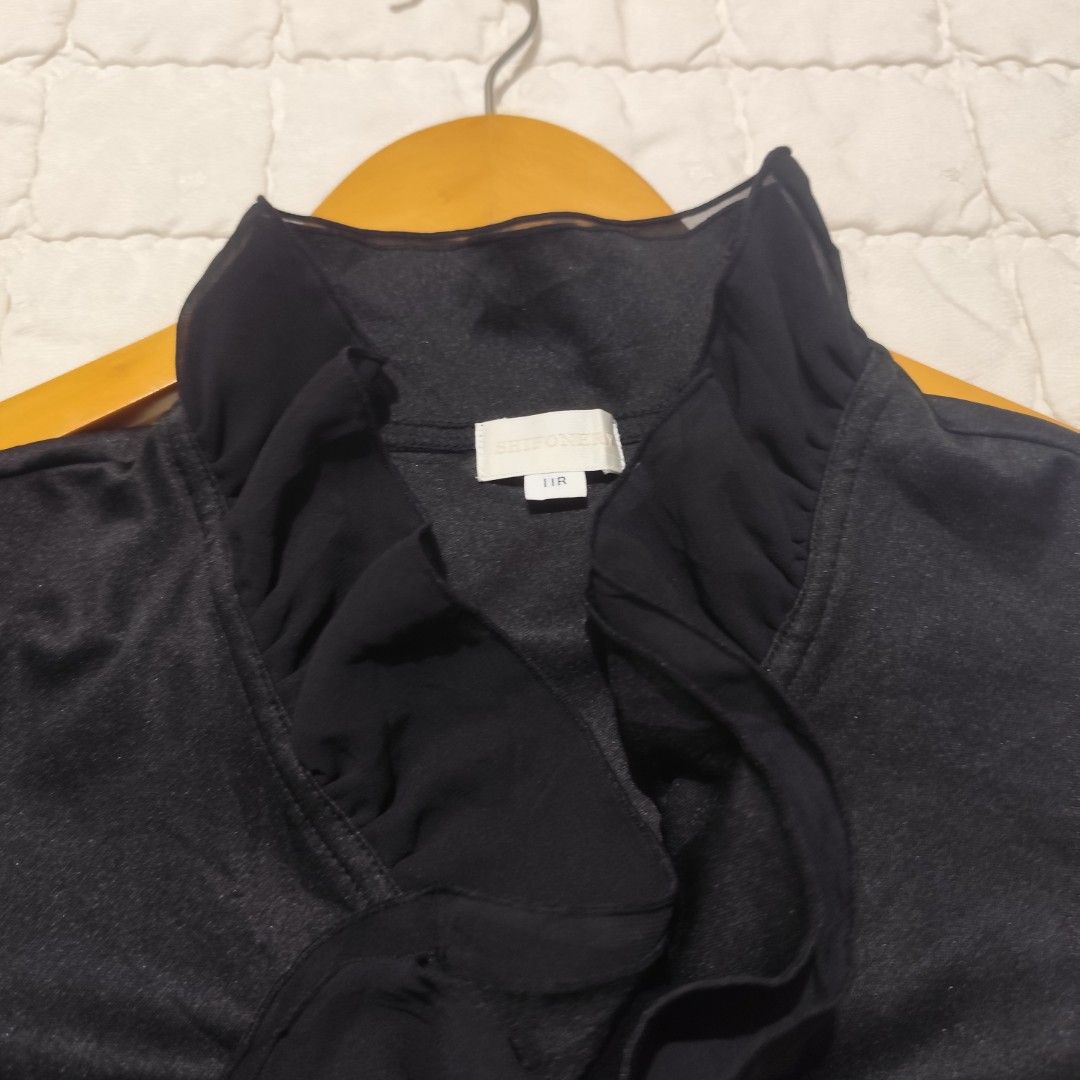 Black Ruffle Short Sleeve Blouse (Category: Blouses) located in Bacolod City. Submitted by dearicawho.56 (Listing ID 1464711051, Image 3). Description: - Brand: Shifonery - Color: Black - Design: Dramatic ruffled collar cascading down the front 🧾Mode of payment: 💙Gcash 💚GoTyme 🖤Maya 📍 Bacolod City. Negros Occidental .