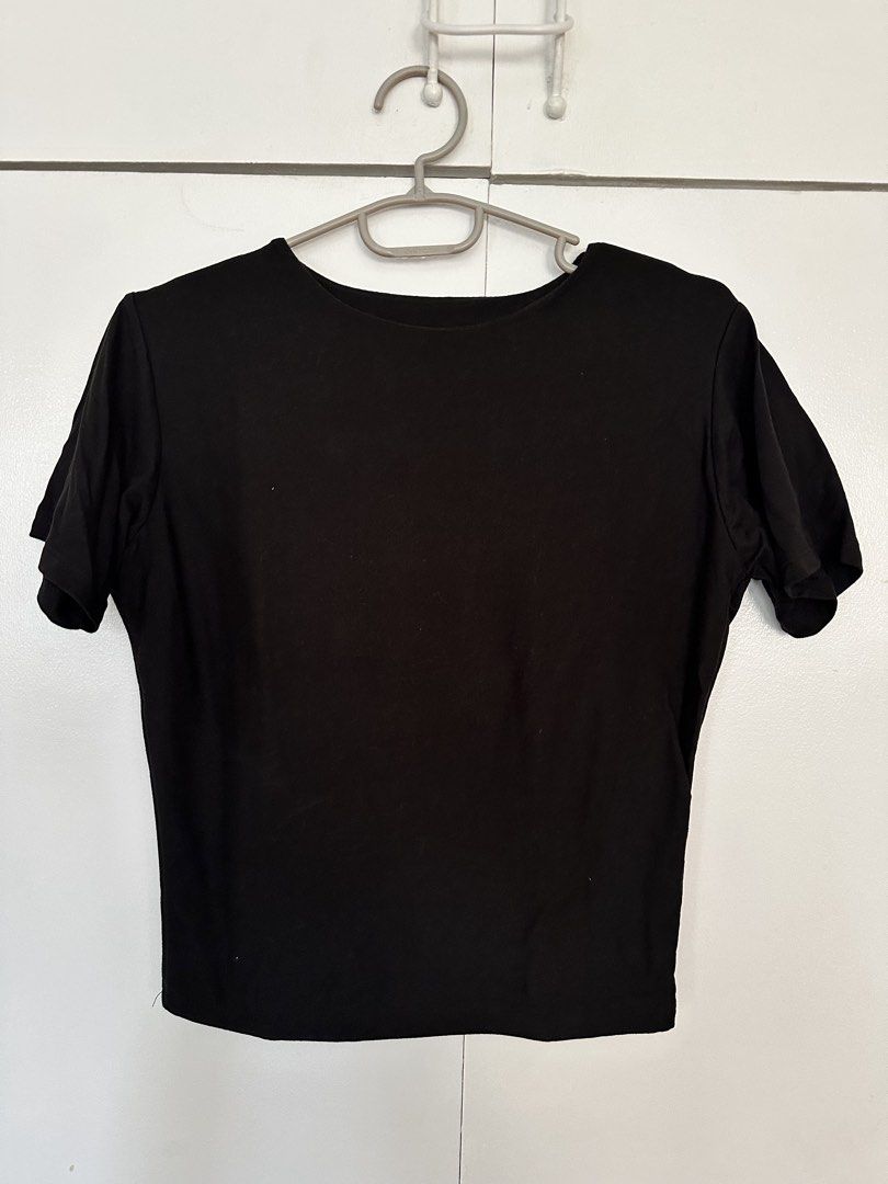 Black Shirt (Category: Shirts) located in Paranaque City. Submitted by preloveeed890 (Listing ID 1464671206, Image 1). Description: fits small to medium.