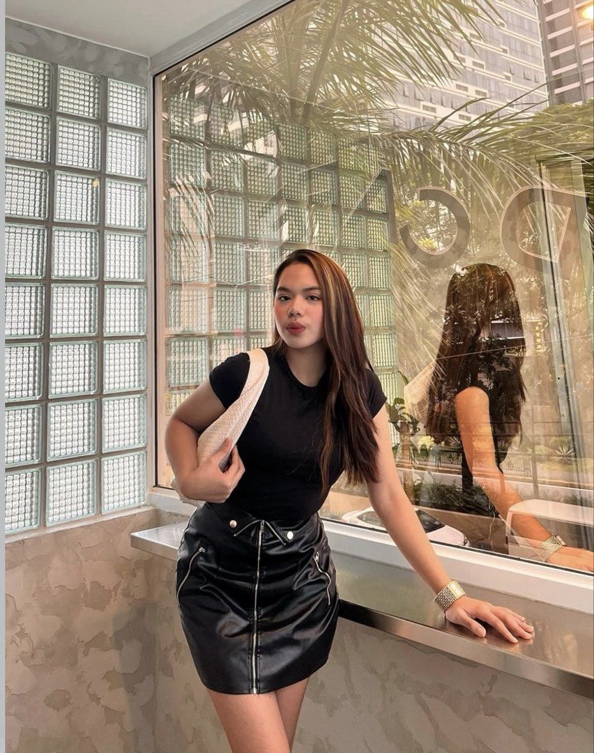 Black Skirt (Category: Skirts) located in Manila. Submitted by lucky_pretty_girl (Listing ID 1464745665, Image 2). Description: .