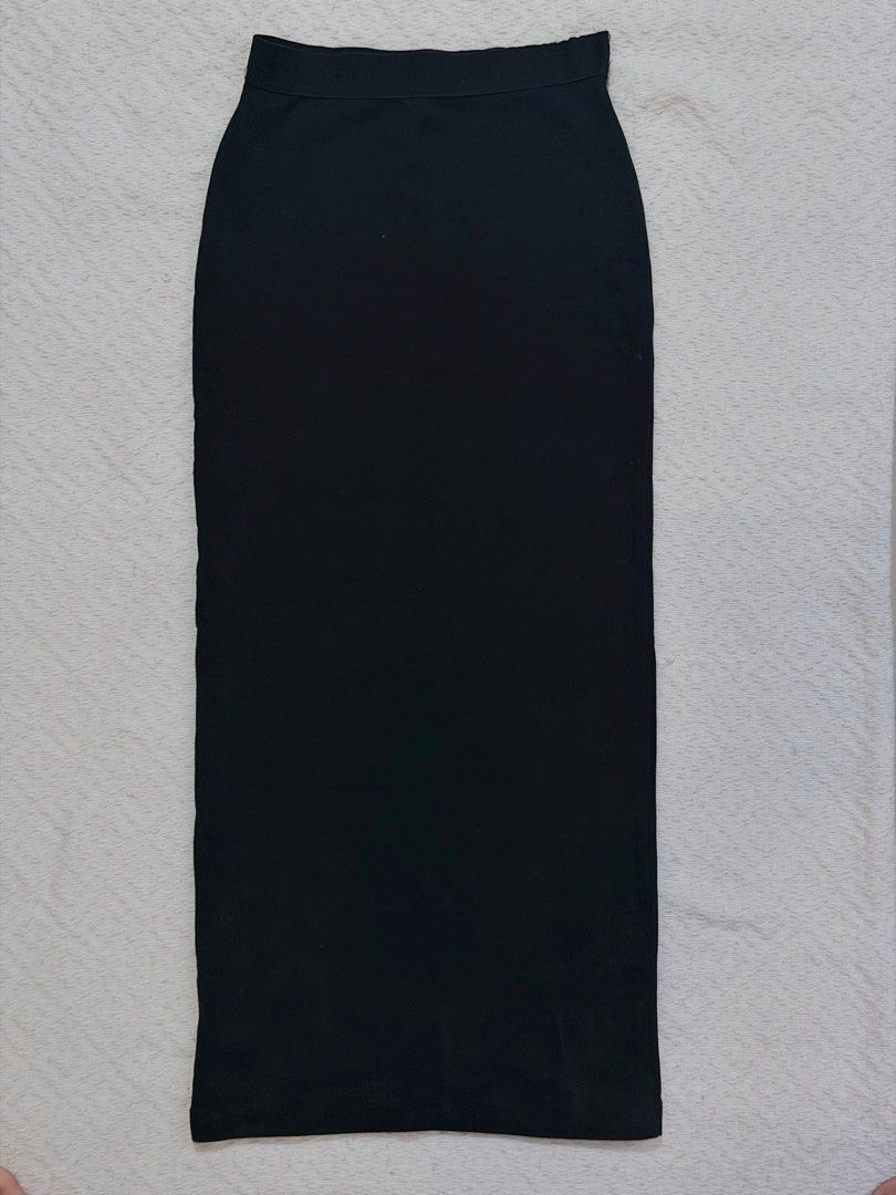 black zara skirt midi maxi (Category: Skirts) located in Binan City. Submitted by jnj.wardrobe (Listing ID 1464672504, Image 2). Description: used twice 10 1/2in waist, stretchable 31 1/2in length, when worn by 5'5, can be maxi skirt if youre petite.